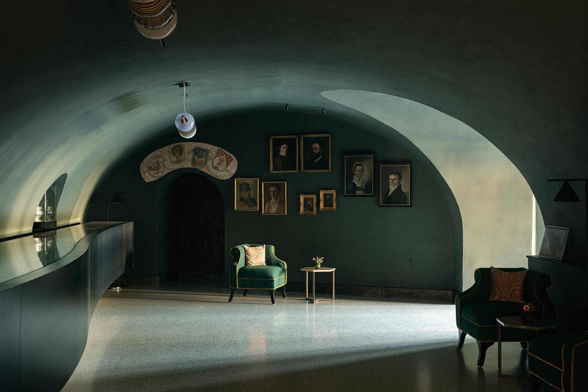 Hotel Elephant Брессаноне Экстерьер фото